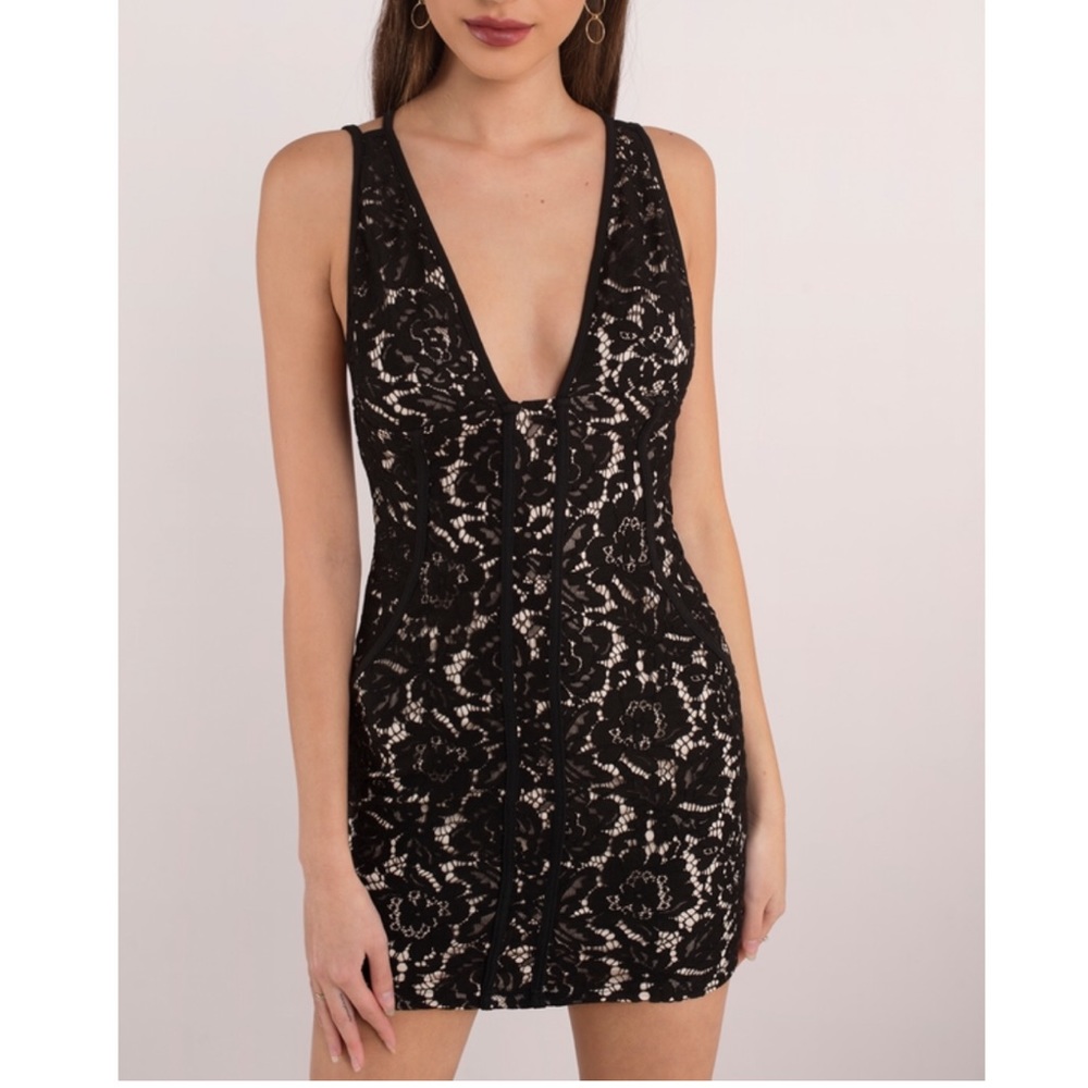BLACK AND NUDE LACE BODYCON DRESS